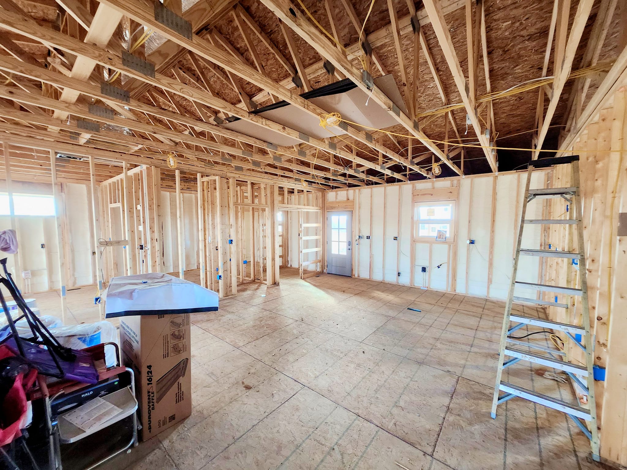 5 Signs Your Home Needs Insulation Repair Before Summer