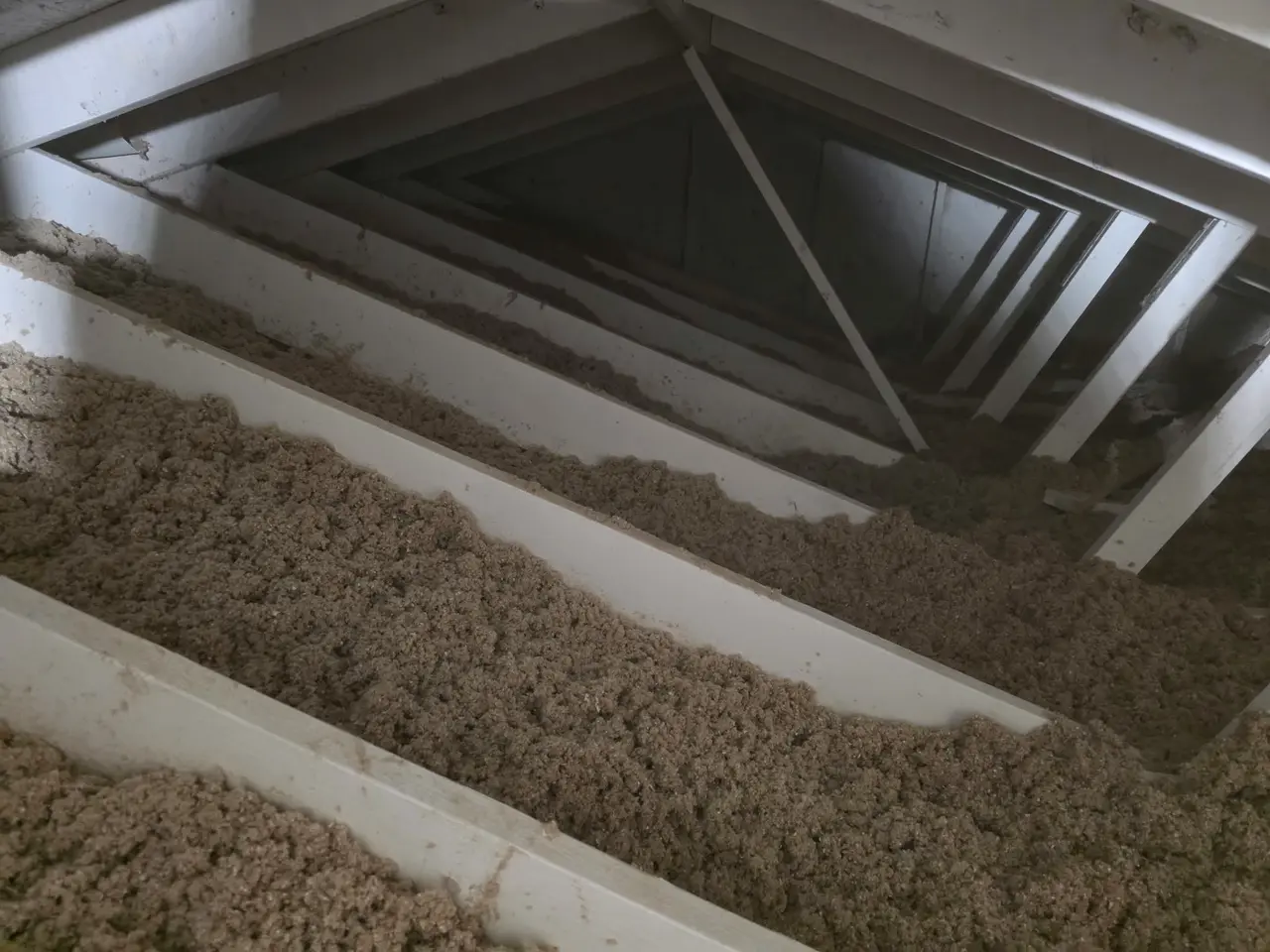 Is Blown-In Insulation Messy? What Homeowners Should Expect